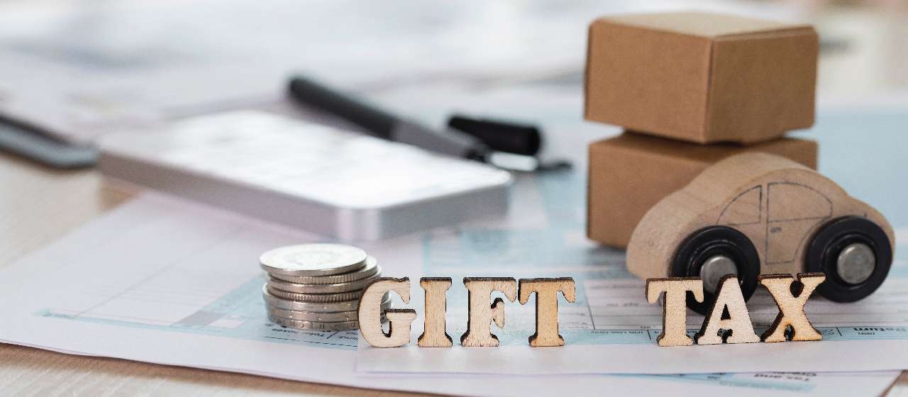 Annual Reminder: Are Gifts to Clergy Taxable or Nontaxable?